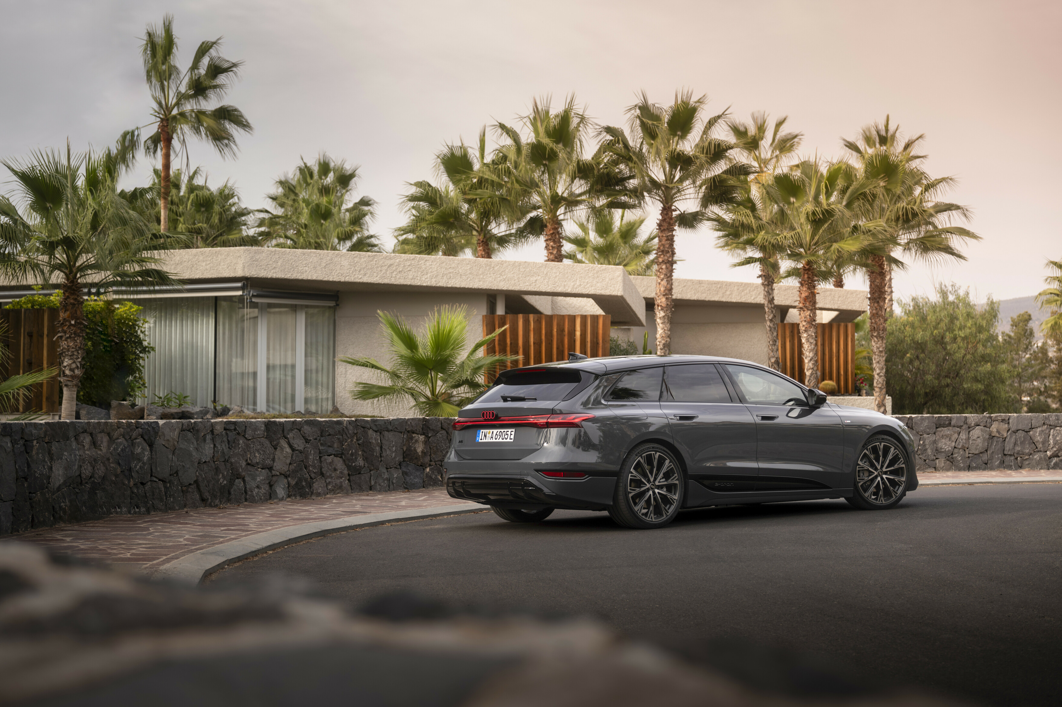 Audi A6 e-tron